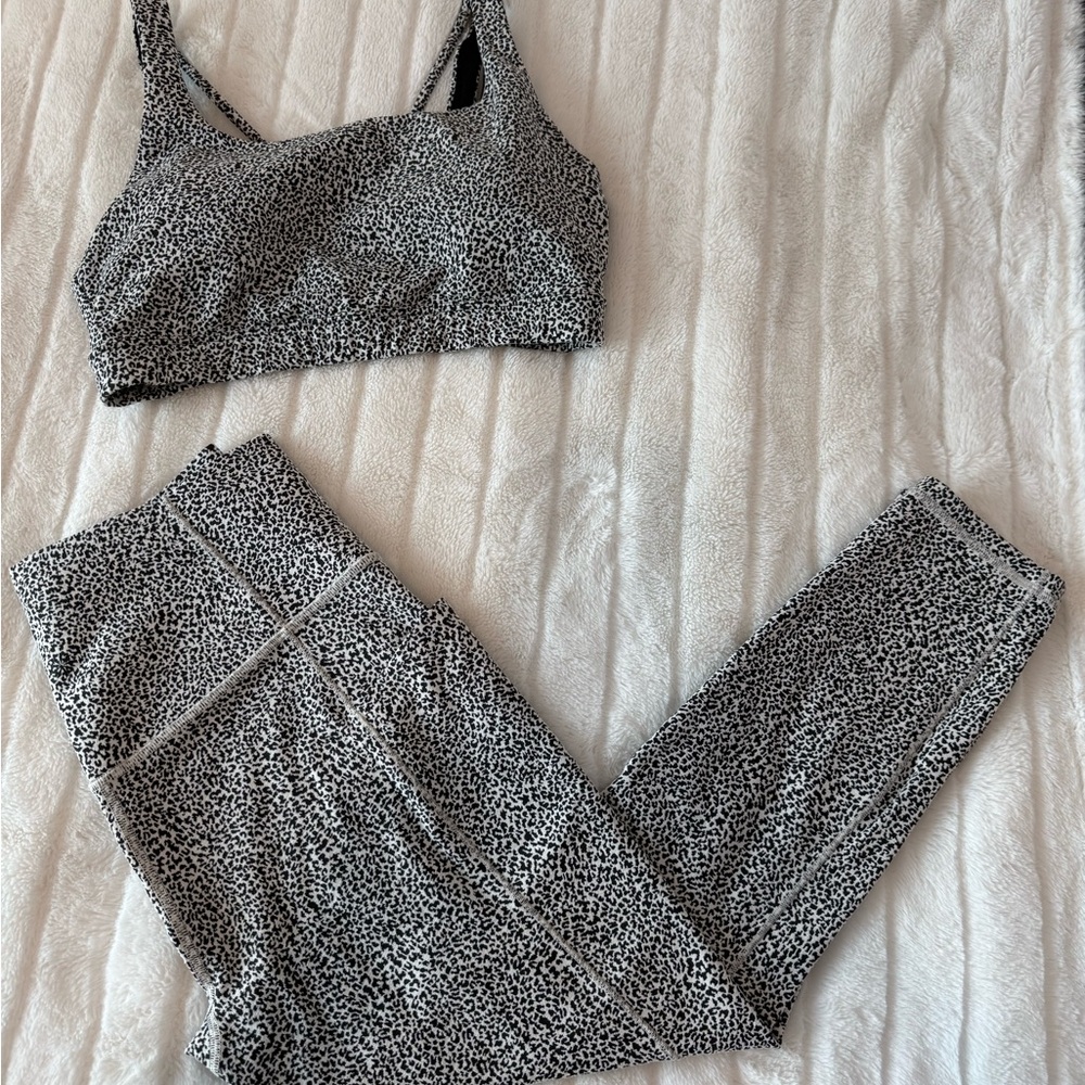 Athleta Salutation Stash Leggings and Bra set